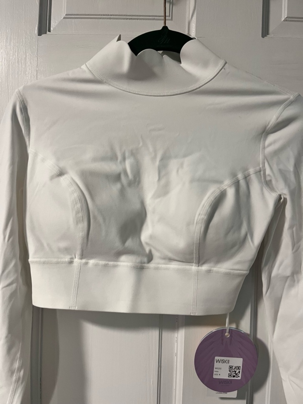 WISKII OPEN BACK LONG SLEEVE CROP TOP  SIZE Medium - Picture 8 of 8